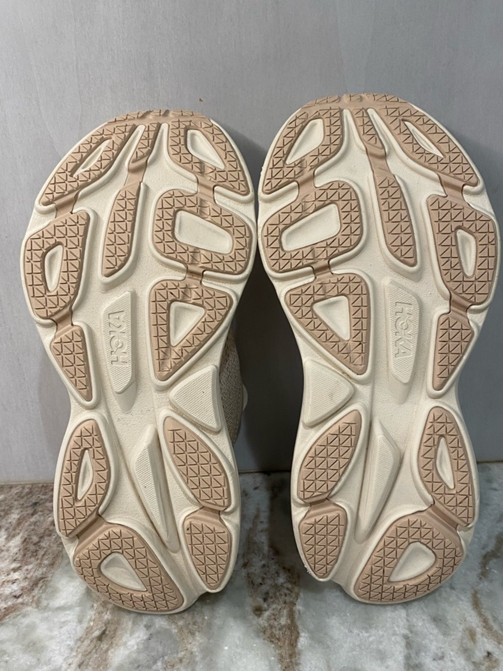 Hoka Bondi 8 Women's 9B Shifting Sand Eggnog Neutral Max Cushion - Picture 7 of 10